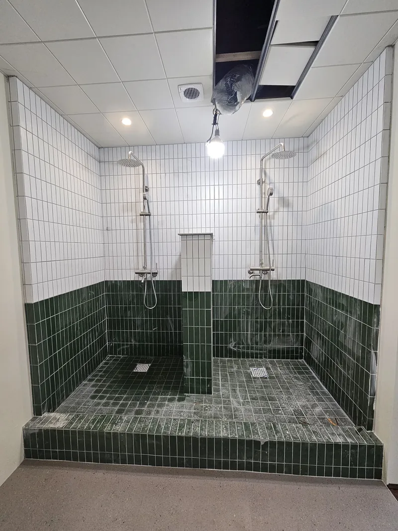 욕실 파티션 전면 교체 시공 전 현장